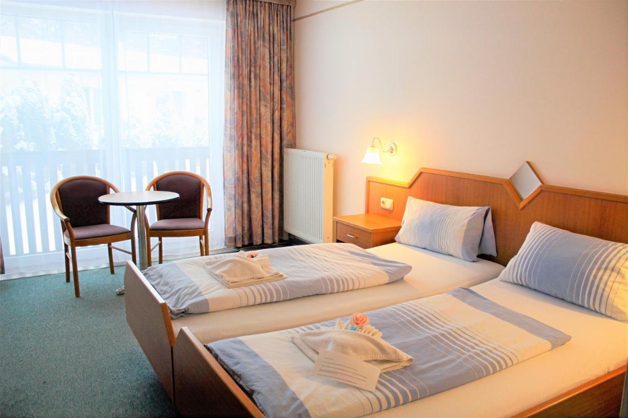 Waldhotel Feldbachtal Нойхаус-ам-Реннвег Экстерьер фото